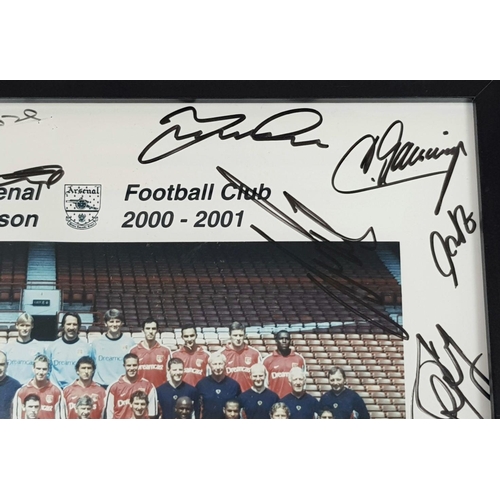 253 - A Signed (15 signatures) Arsenal 2000/2001 Team Photo. A lot of these players went on to become Invi... 