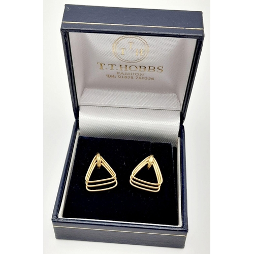 441 - Pair of 9 carat GOLD EARRINGS. TRIPLE TRIANGLE DESIGN. Complete with 9 carat gold backs. Presented i... 