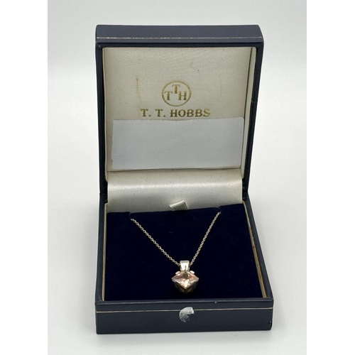 644 - ‘HOBBS’ SILVER PENDANT set with LAB MORGANITE and mounted on a  fine SILVER CHAIN. Complete with jew... 