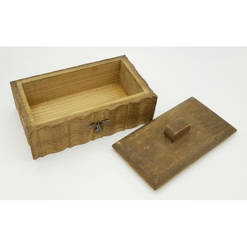 657 - WW2 German Patriotic Box with an Eastern Front Medal inside.