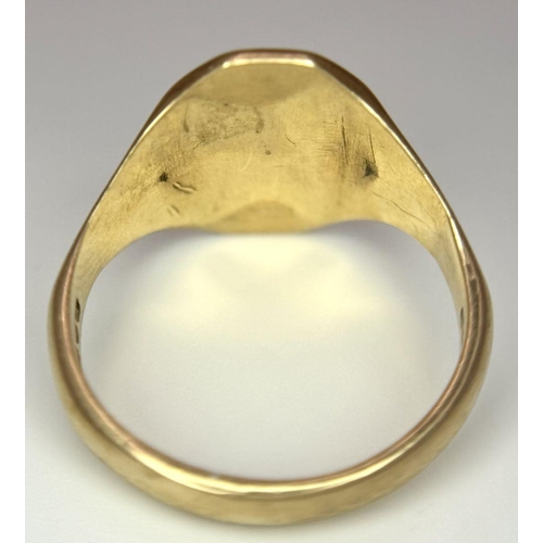 15 - A Vintage 9K Yellow Gold Signet Ring. Size R. 5.6g.