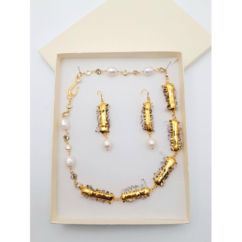 80 - A unique necklace and earrings set with gold plated natural quartz crystals and natural cultured pea... 