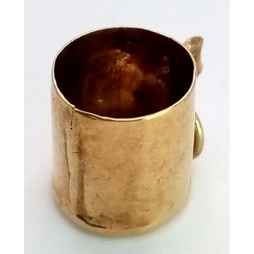 182 - Vintage 9 carat GOLD CHARM in the form of a Drinking MUG/TANKARD. Full UK hallmark. 0.75 grams.