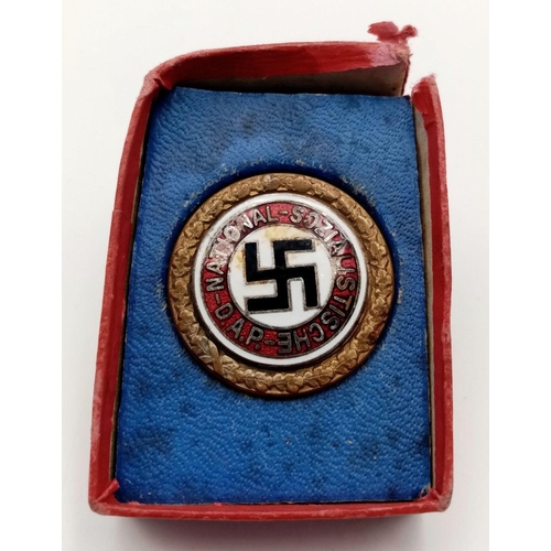 195 - 3rd Reich Gold Party Badge. 1933-1945. Straight Pin Type Made by Deschler & Sohn.