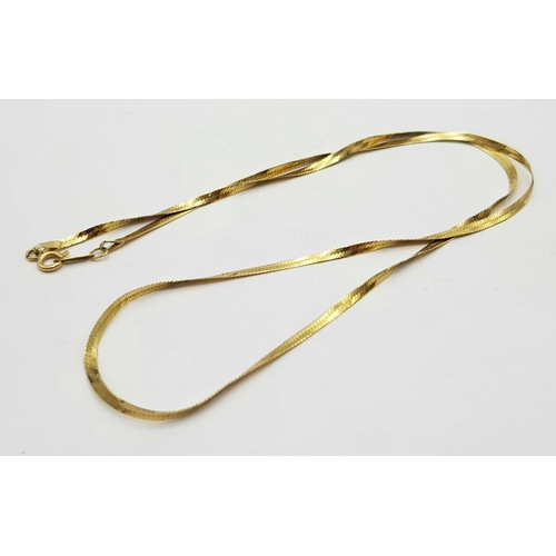 203 - Classic 9 carat GOLD FLAT LINK NECKLACE. For UK hallmark. 46 cm. Approx 2.4 grams.