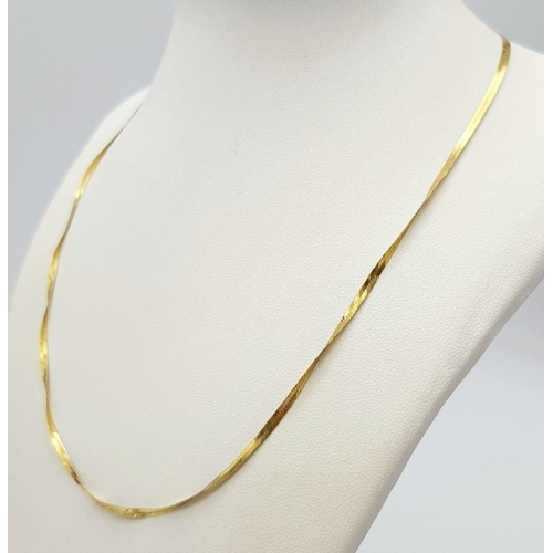 203 - Classic 9 carat GOLD FLAT LINK NECKLACE. For UK hallmark. 46 cm. Approx 2.4 grams.