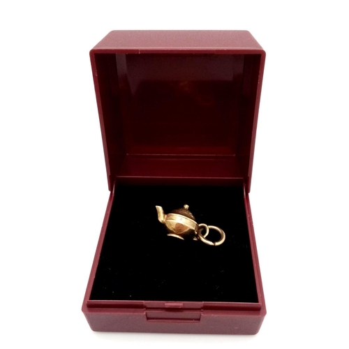 217 - Vintage 9 carat GOLD CHARM in the form of  a Teapot. Full UK hallmark. 0.97 grams.