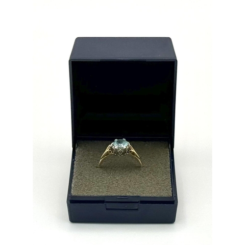 266 - Classic 9 carat GOLD and AQUAMARINE SOLITAIRE RING. Complete with jewellers ring box. 1.7 grams. Siz... 