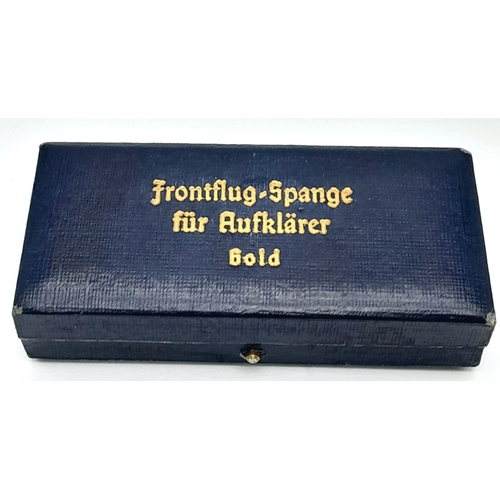 34 - Cased Luftwaffe Gold Grade Reconnaissance Squadron Clasp. Maker W.Deumer, Ludenschei.