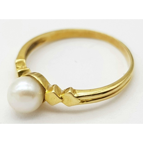 35 - Sophisticated 18 carat GOLD RING with single PEARL set to top. 1.69 grams. Size J 1/2.