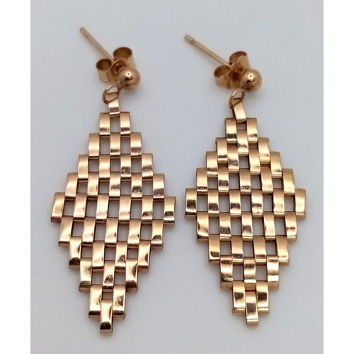 98 - Classic pair of Elegant 9 carat GOLD DROP EARRINGS. Complete with GOLD BACKS. Presented in a Quality... 