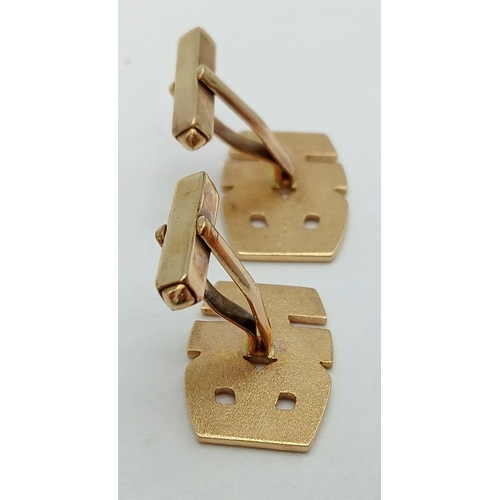 173 - A PAIR OF 9K YELLOW GOLD BH INITIALED CUFFLINKS HAND MADE 7.8G TOTAL WEIGHT.

ref: PWN 7480 - 4