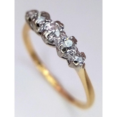 228 - AN 18K YELLOW GOLD & PLATINUM VINTAGE OLD CUT DIAMOND FIVE STONE RING 0.30CT, 2G TOTAL WEIGHT, SIZE ... 