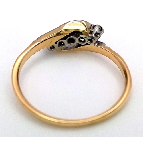 235 - A 18K YELOW GOLD & PLATINUM VINTAGE DIAMOND TWIST RING 2.9G TOTAL WEIGHT, SIZE P.

ref: SC 1088