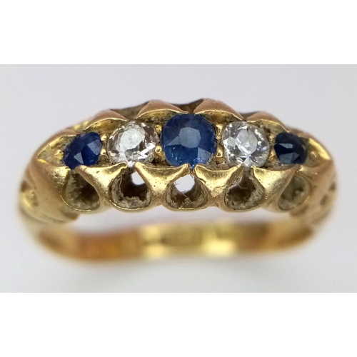 26 - AN 18K YELLOW GOLD ANTIQUE OLD CUT DIAMOND & SAPPHIRE RING 4.4G TOTAL WEIGHT, SIZE L, HALLMARKED 190... 