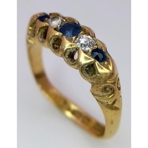 26 - AN 18K YELLOW GOLD ANTIQUE OLD CUT DIAMOND & SAPPHIRE RING 4.4G TOTAL WEIGHT, SIZE L, HALLMARKED 190... 