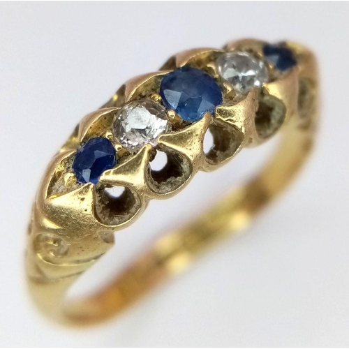 26 - AN 18K YELLOW GOLD ANTIQUE OLD CUT DIAMOND & SAPPHIRE RING 4.4G TOTAL WEIGHT, SIZE L, HALLMARKED 190... 