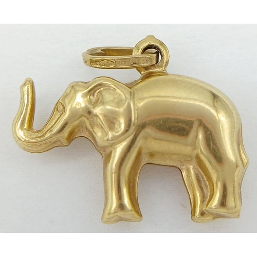 298 - AN 18K YELLOW GOLD ELEPHANT CHARM / PENDANT 2.1G TOTAL WEIGHT, 2CM LENGTH.

ref: SC 1090