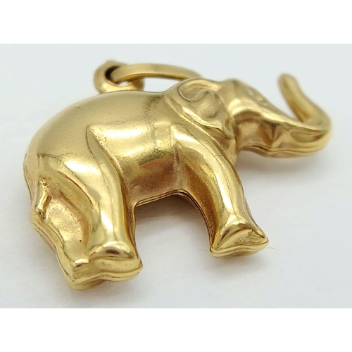 298 - AN 18K YELLOW GOLD ELEPHANT CHARM / PENDANT 2.1G TOTAL WEIGHT, 2CM LENGTH.

ref: SC 1090