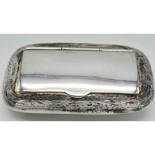 1800 - A vintage 925 silver pill/snuff box. Full London hallmarks. Total weight 15.8G. 5.5cm X 3.5cm