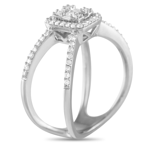 281 - A 14K White Gold 0.50ct Diamond Split Shank Ring. This piece in 14K white gold features two narrow s... 