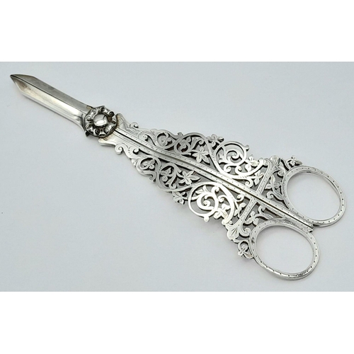 111 - A top quality, antique, sterling silver, pair of grape shears, by MAPPIN & WEBB (Goldsmiths & Silver... 