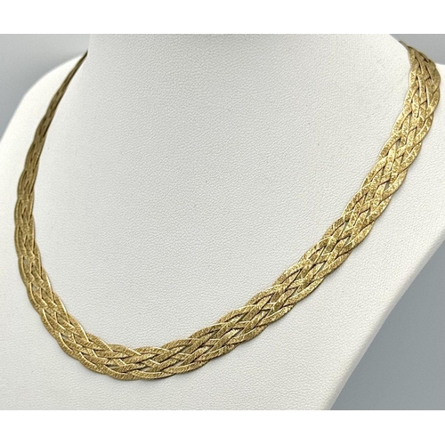 114 - A 9K Yellow Gold Necklace and Bracelet Decorative Braided Set. Necklace - 40cm. Bracelet - 16cm. 19.... 