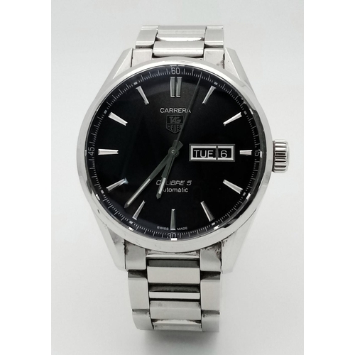 247 - A Tag Heuer Carrera Automatic Gents Watch. Stainless steel bracelet and case - 41mm. Black dial with... 