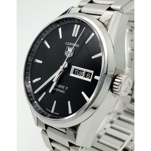 247 - A Tag Heuer Carrera Automatic Gents Watch. Stainless steel bracelet and case - 41mm. Black dial with... 