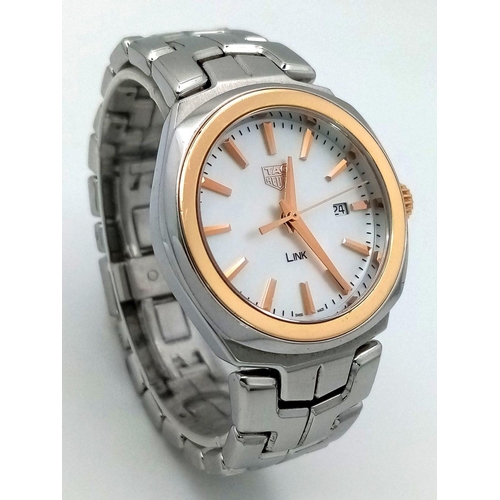 47 - A Tag Heuer Link Quartz Ladies Watch. Stainless steel bracelet and case - 32mm. Mother of pearl dial... 