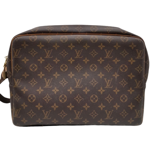 92 - A Louis Vuitton monogram reporter GM shoulder bag, with both padlock and keys present and an adjusta... 