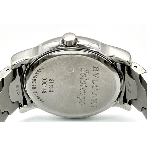 137 - A BVLGARI SOLOTEMPO STEEL BRACLET WATCH WITH BLUE DIAL AND DATE FUNCTION. CASE -  ST35 S WITH BOX AN... 