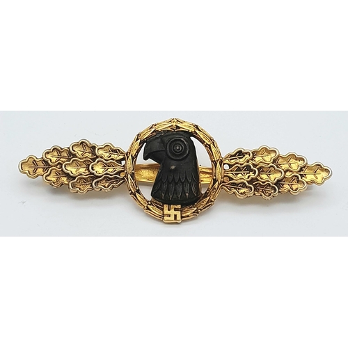 138 - Cased Luftwaffe Gold Grade Reconnaissance Squadron Clasp. Maker W.Deumer, Ludenschei.
