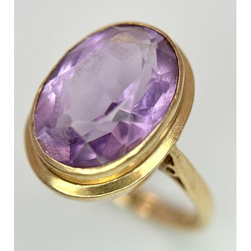 284 - A 9K yellow gold amethyst ring, 10x15mm amethyst, 4.5g total weight, size N. Ref: SH1684I