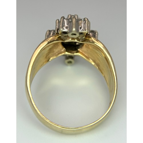 170 - A 14K Yellow Gold Diamond Cluster Ring. Fifteen round and brilliant round cut diamonds - 0.50ctw in ... 