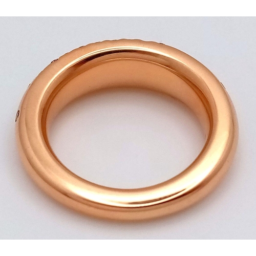 184 - A Stunning 18K Yellow Gold Champagne Colour Diamond Ring. Beautifully paved setting with asteroid ta... 