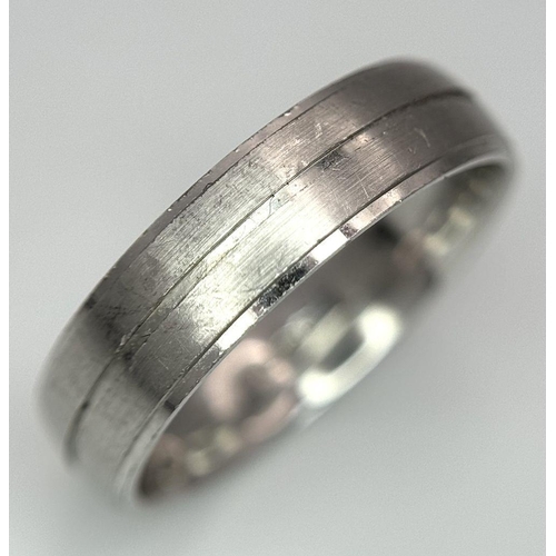 179 - A PLATINUM BAND RING - 7.1G. SIZE Q. A/S 1155.