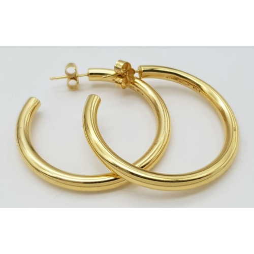 18 - A PAIR OF TIFFANY AND CO 18K YELLOW GOLD HOOP EARRINGS WITH ORIGINAL TIFFANY AND CO BUTTERFLY BACKS.... 