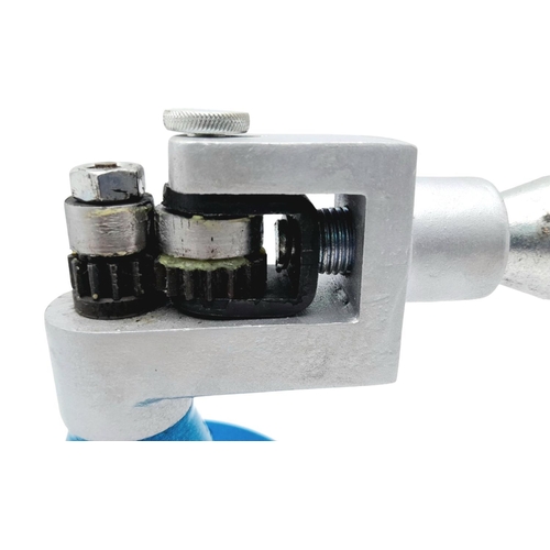 189 - A professional jeweller’s tool: A Ring Stretcher with 17 dies. Perfect for all band and stone set ri... 