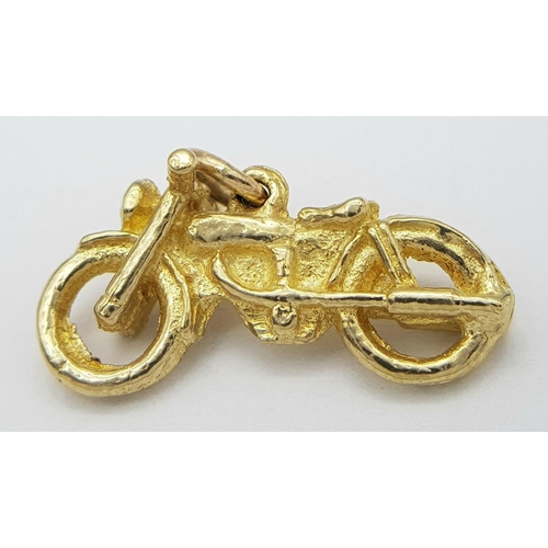 600 - A 9K YELLOW GOLD MOTORCYCLE CHARM - 2.1G. SC3004.