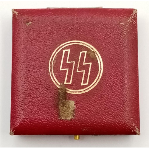 215 - A WW2 German Waffen SS Membership Pin, Rzm marked. In case of issue.