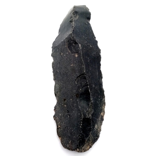 1676 - A rare, uncharacteristically large, Palaeolithic obsidian tool/blade, approximately 1.4 million year... 