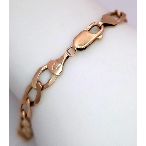 197 - A 9K GOLD CHUNKY BRACELET .    8gms    20cms