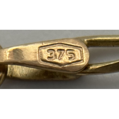 239 - A 9K GOLD INTRLINK NECK CHAIN .   4.2gms     60cms