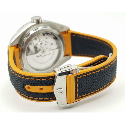 171 - A Sublime Omega Seamaster Planet Ocean 600M. Orange and black rubber strap/ Stainless steel case - 4... 