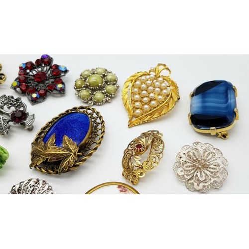 1678 - A Wonderful Vintage Collection of Over Twenty Colourful Brooches. A few head-turners! Comes in a gre... 