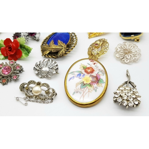 1678 - A Wonderful Vintage Collection of Over Twenty Colourful Brooches. A few head-turners! Comes in a gre... 