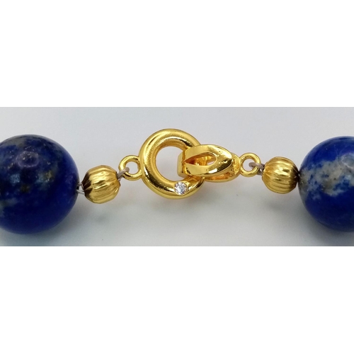 133 - An interesting and unique combination of lapis lazuli and elongate cultured pearls forming a necklac... 