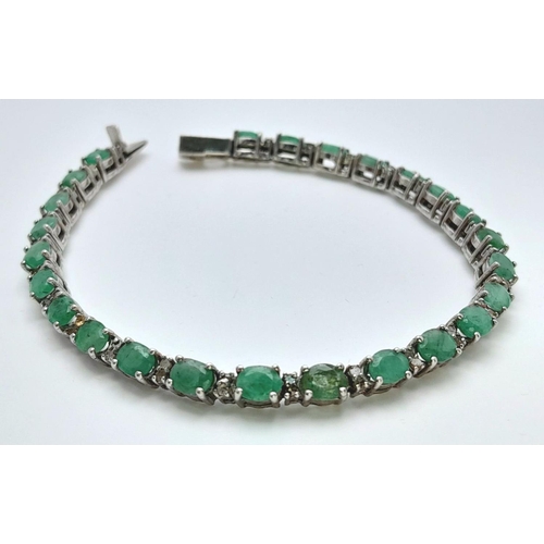 405 - A Green Onyx Tennis Bracelet with Rose cut Diamond Accents. Set in 925 Sterling silver. 18cm length.... 