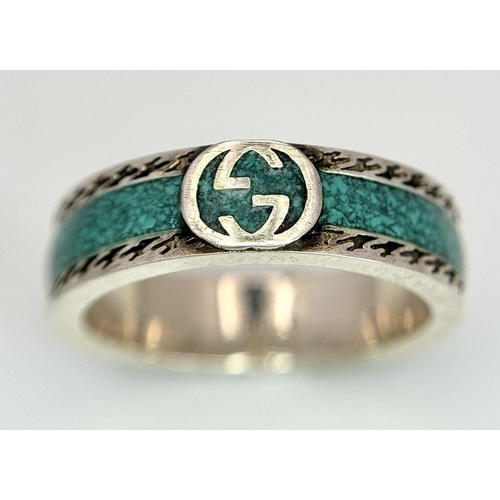 1432 - A Designer 'Gucci' Silver and Enamel Ring. Size R. 6.1g weight. 015351